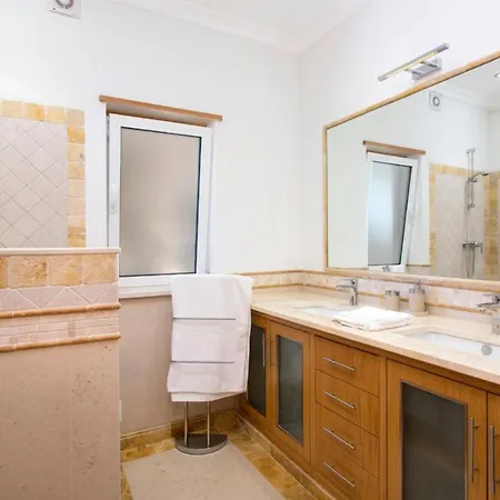 Casa Da Colina Nocleg ze śniadaniem 4*