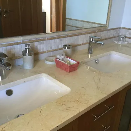 Casa Da Colina Bed & Breakfast
